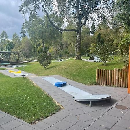 Gemuetliche Villa Am Waldrand In טאונושטיין מראה חיצוני תמונה